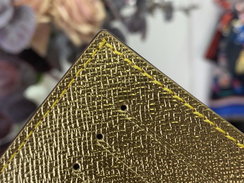 Louis Vuitton Passport Cover M15327