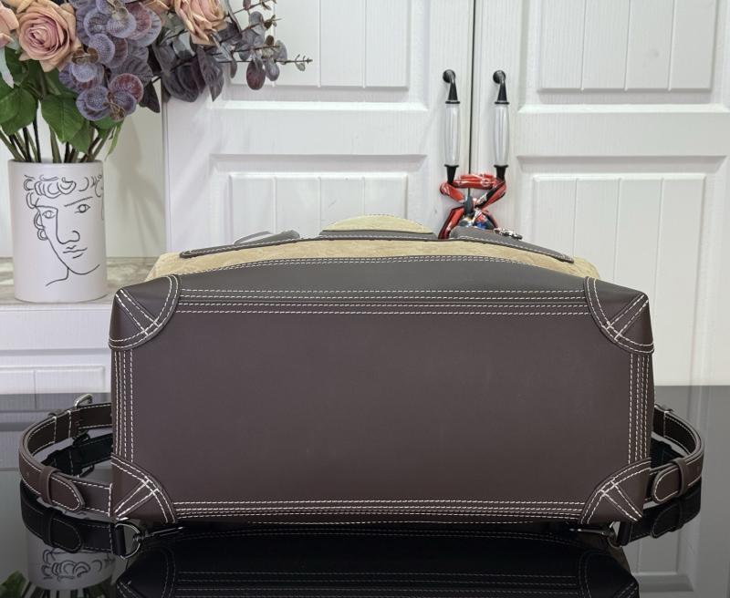 Louis Vuitton Steamer 40 Tan M26019