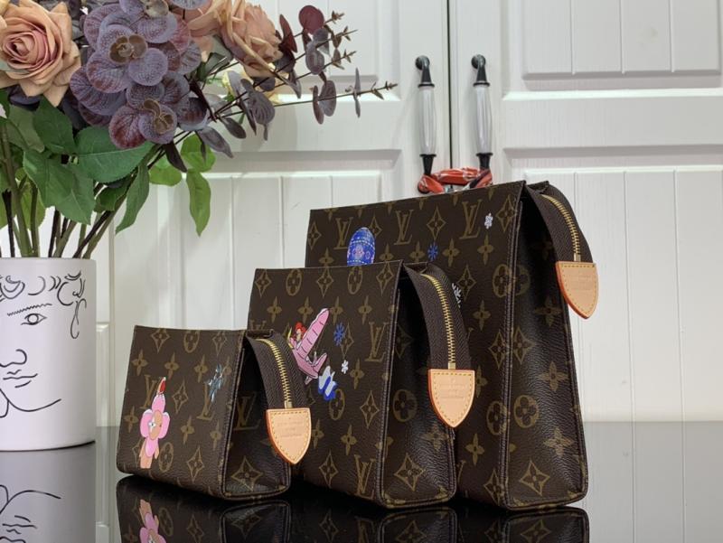 Louis Vuitton Trio Toilet Pouch M15357