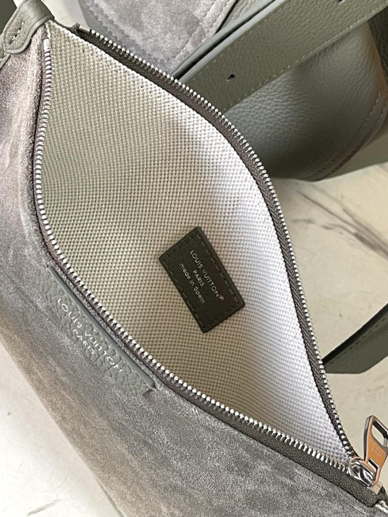 Louis Vuitton Verso Tote Green M26747