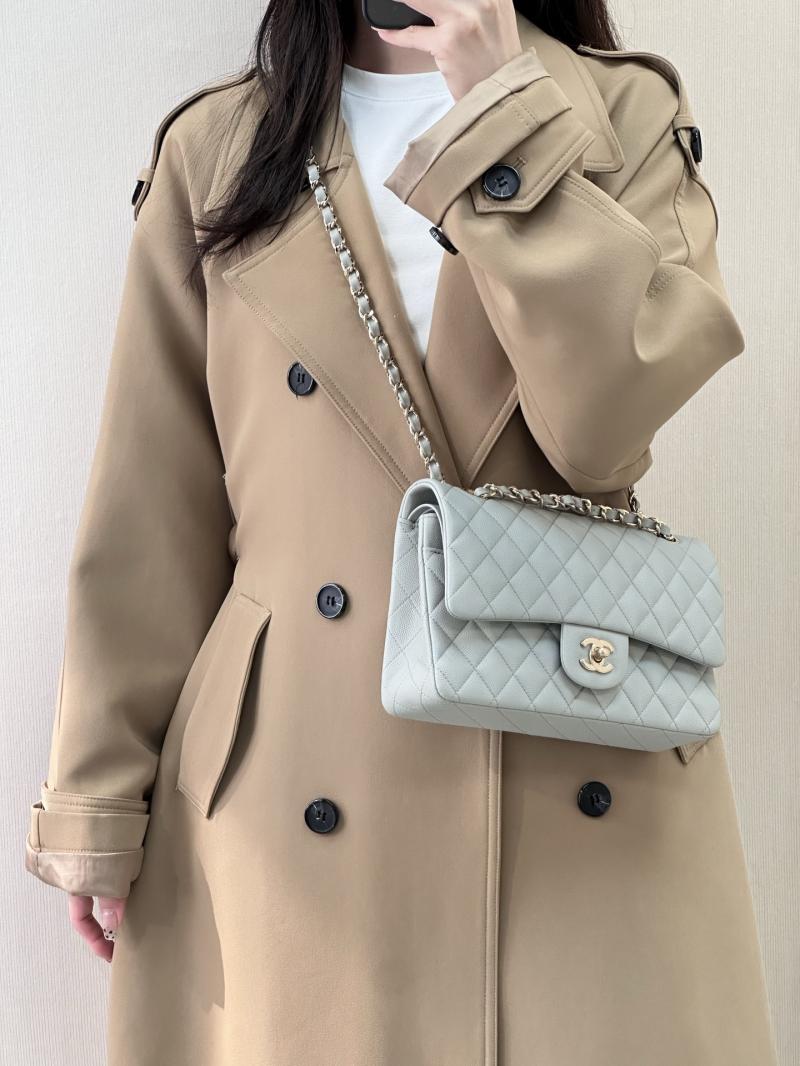 Medium Chanel Flap Bag Light Grey A01112