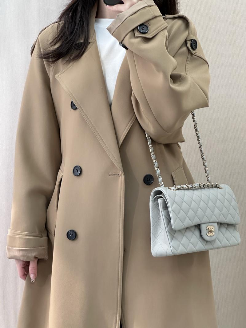 Medium Chanel Flap Bag Light Grey A01112